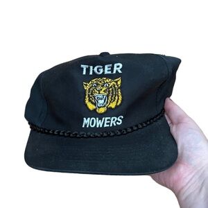 Vintage TIGER MOWERS Patch Black Mesh Snapback Trucker Farm Workwear Cap Hat